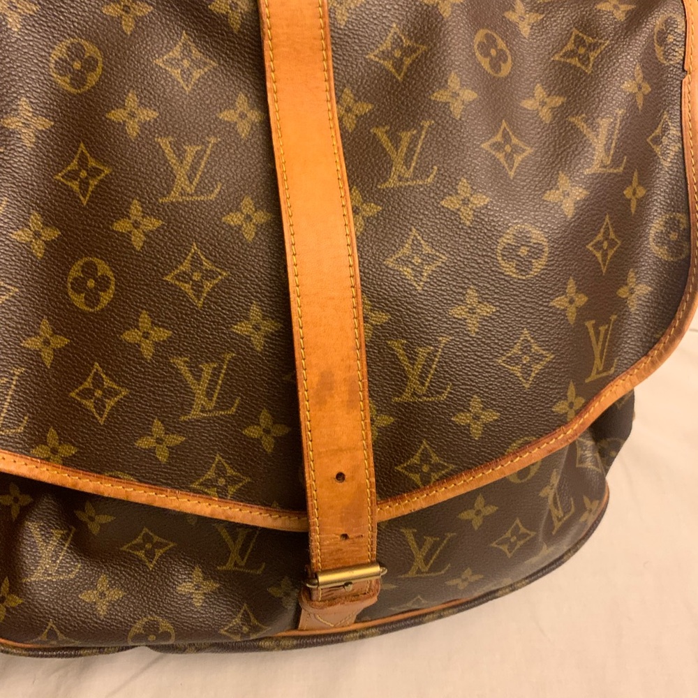 Authentic Louis Vuitton Monogram Saumur 35 shoulder bag - Picture 3 of 15